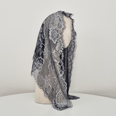 Cecilia Soft Black chapel veil
