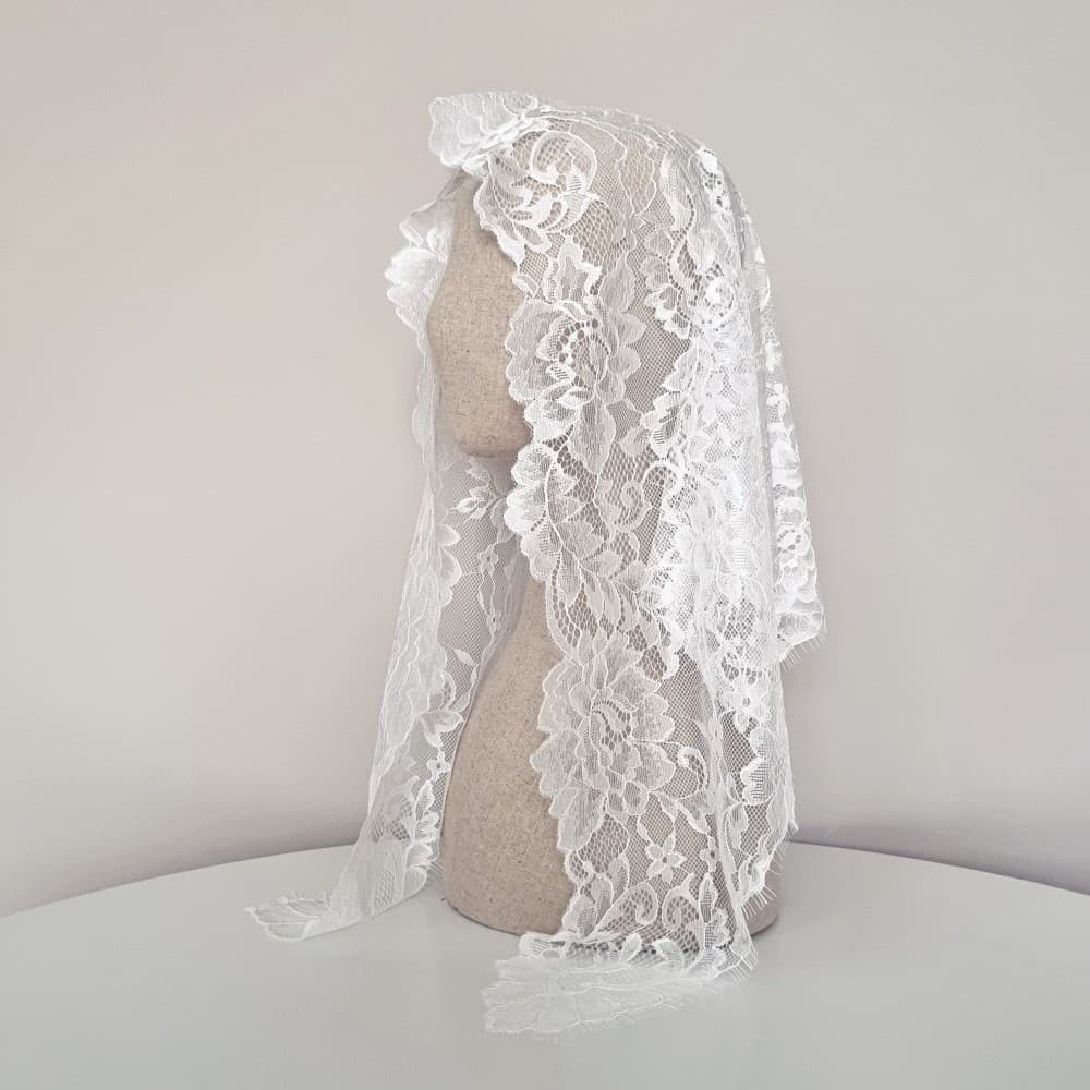 Rosaria Ivory lace chapel veil