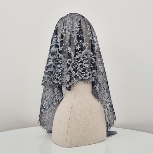 Rosaria Soft Black chapel veil